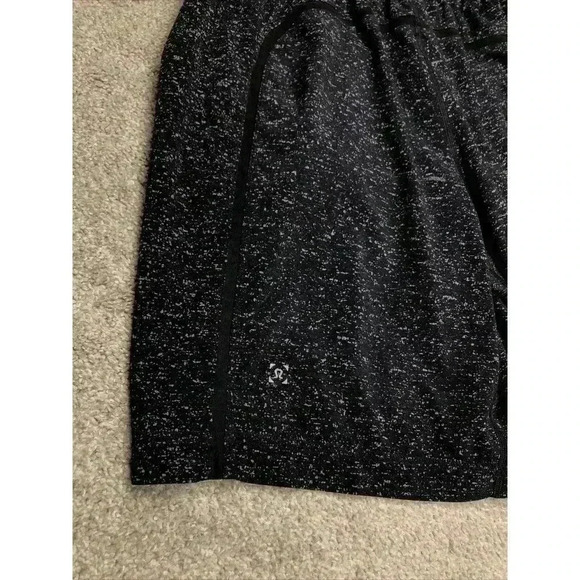 Lululemon Mens Athletic Shorts 9" Inseam Black Grey Speckles Lined Defect Sz M - Picture 10 of 12